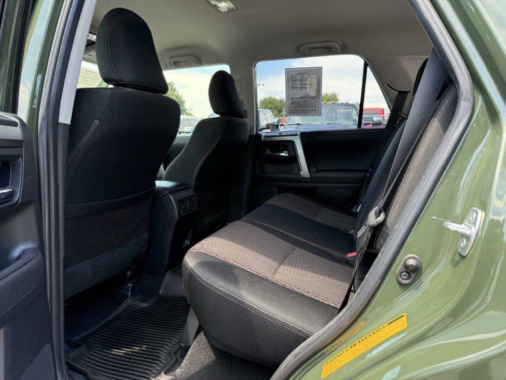 2021 Toyota 4Runner Image 9