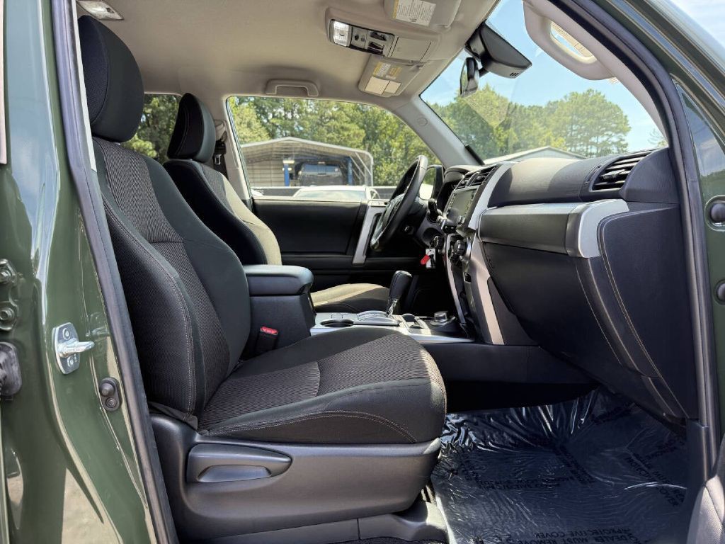 2021 Toyota 4Runner Image 10