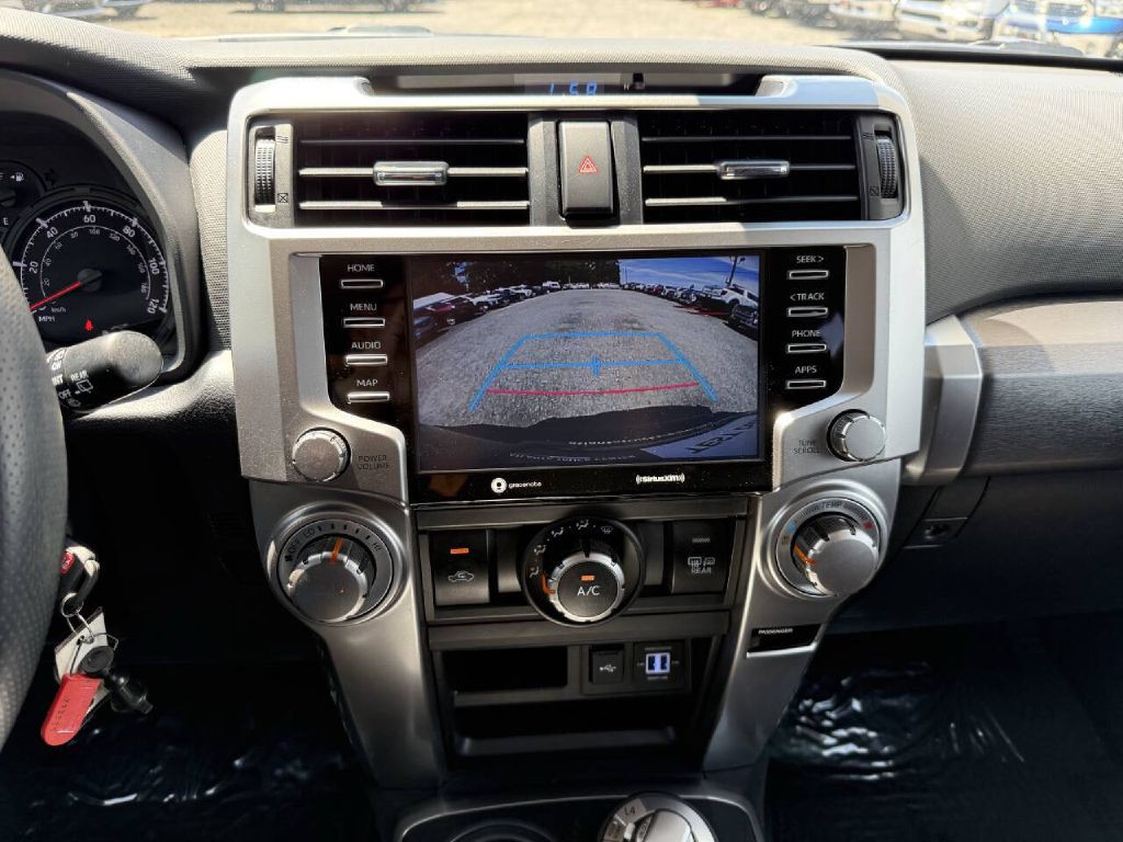 2021 Toyota 4Runner Image 17