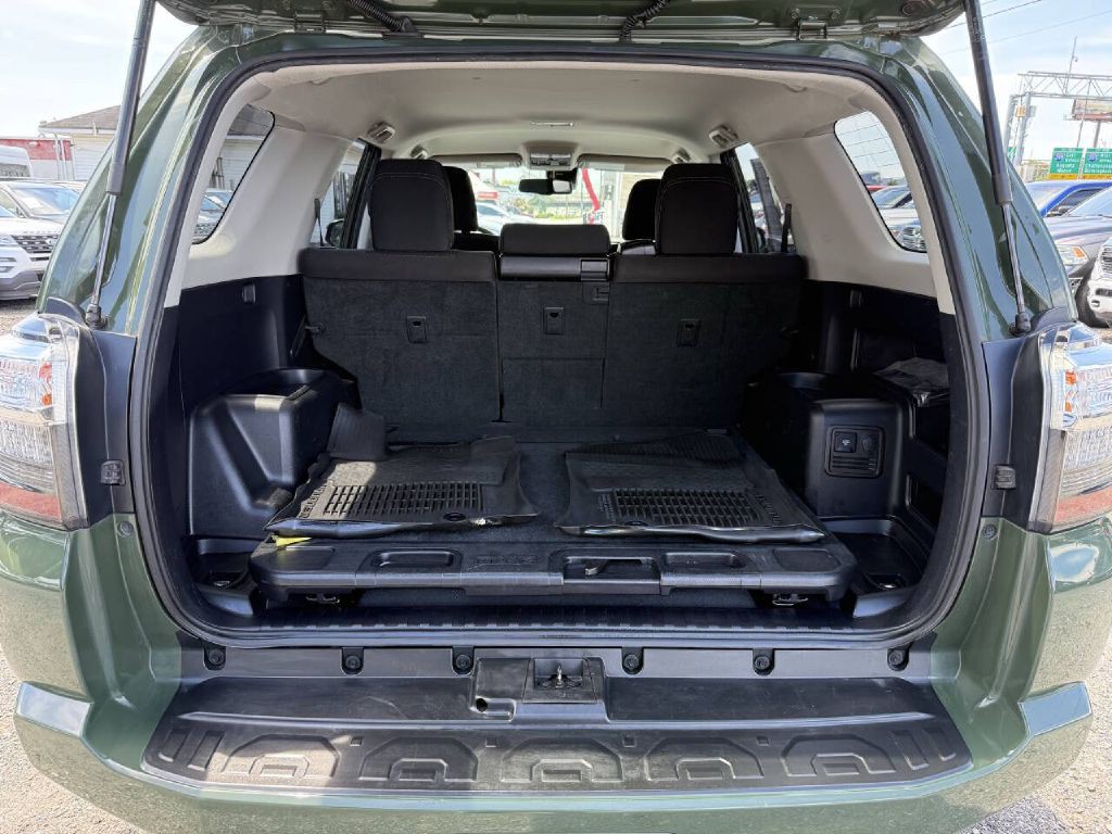 2021 Toyota 4Runner Image 18