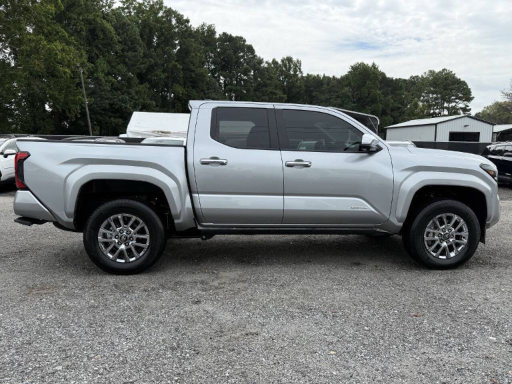 2024 Toyota Tacoma Image 5
