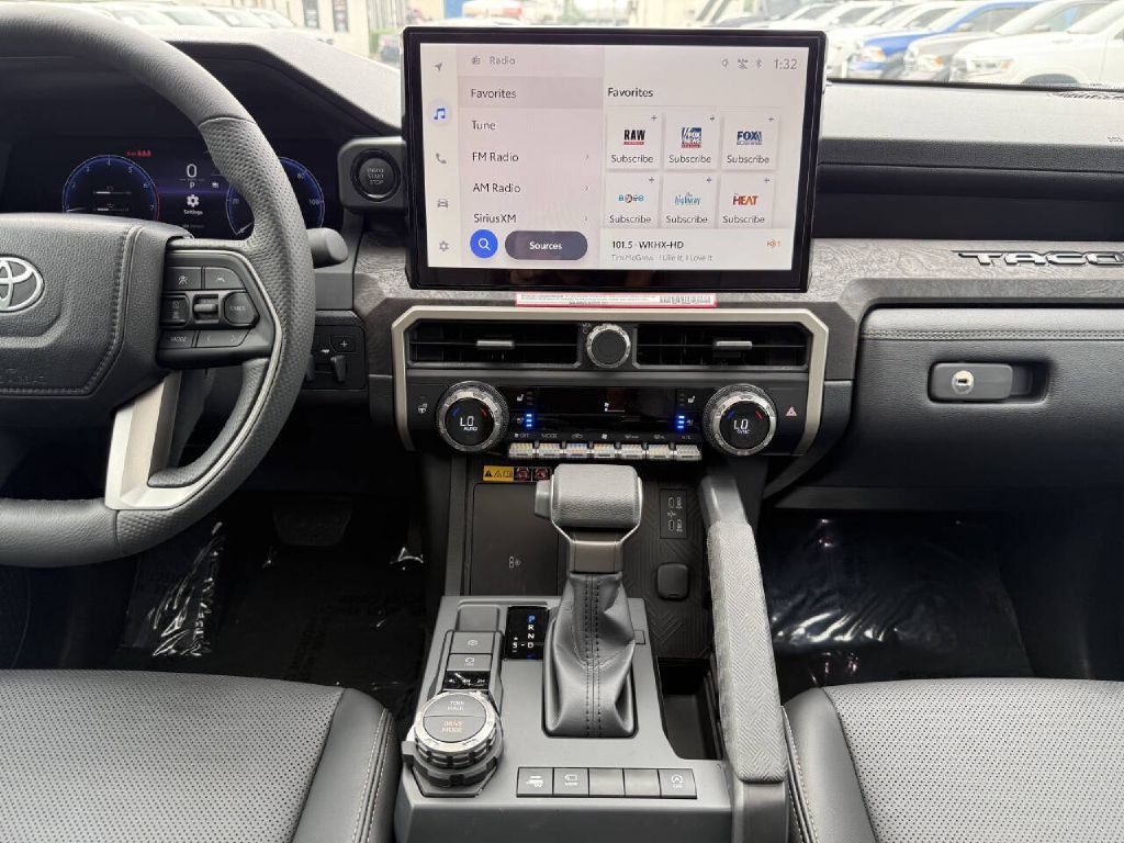 2024 Toyota Tacoma Image 16