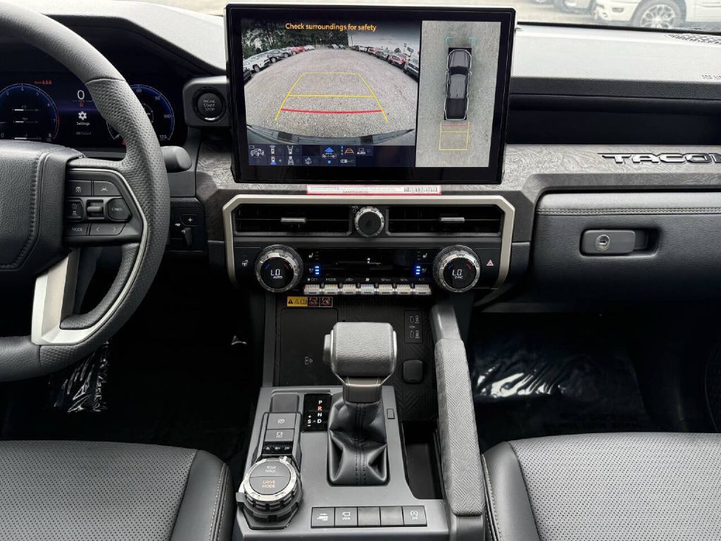2024 Toyota Tacoma Image 18