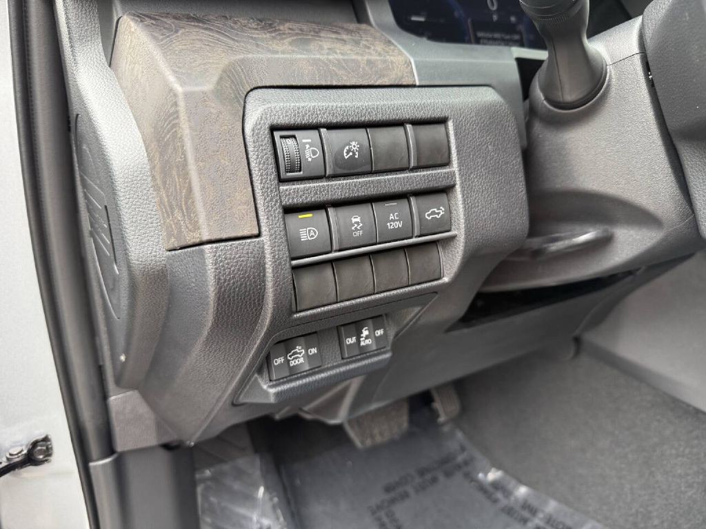 2024 Toyota Tacoma Image 21
