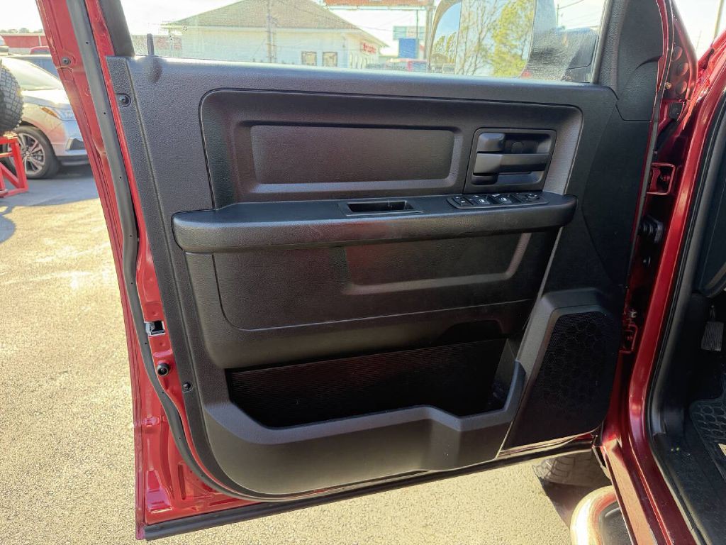 2013 RAM 1500 Image 18