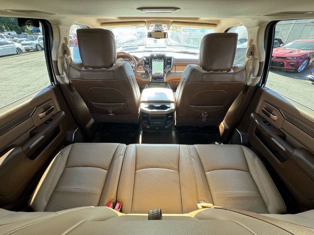 2019 RAM 3500 Image 9