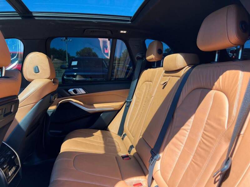 2019 BMW 5 Series Image 15