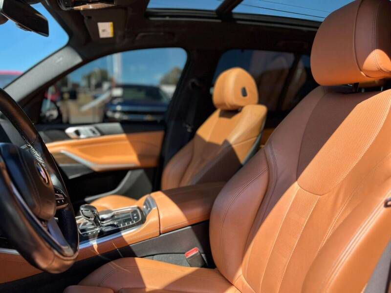 2019 BMW 5 Series Image 16