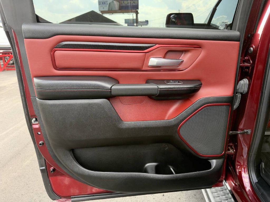 2023 RAM 1500 Image 21