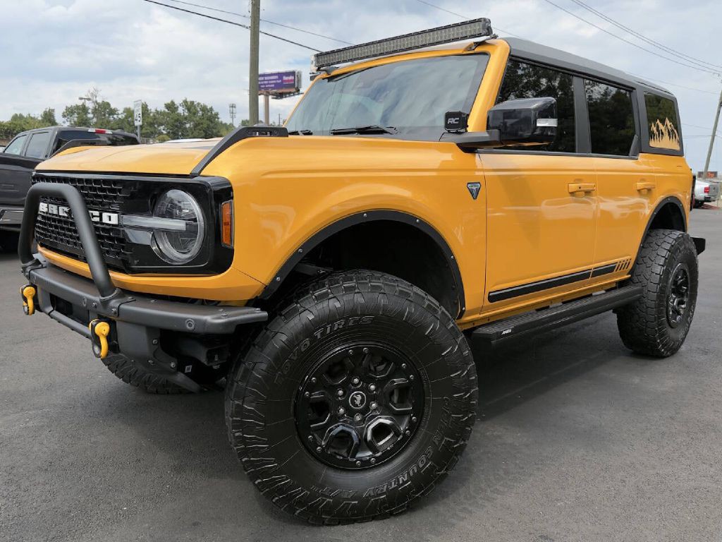 2021 Ford Bronco Image 1