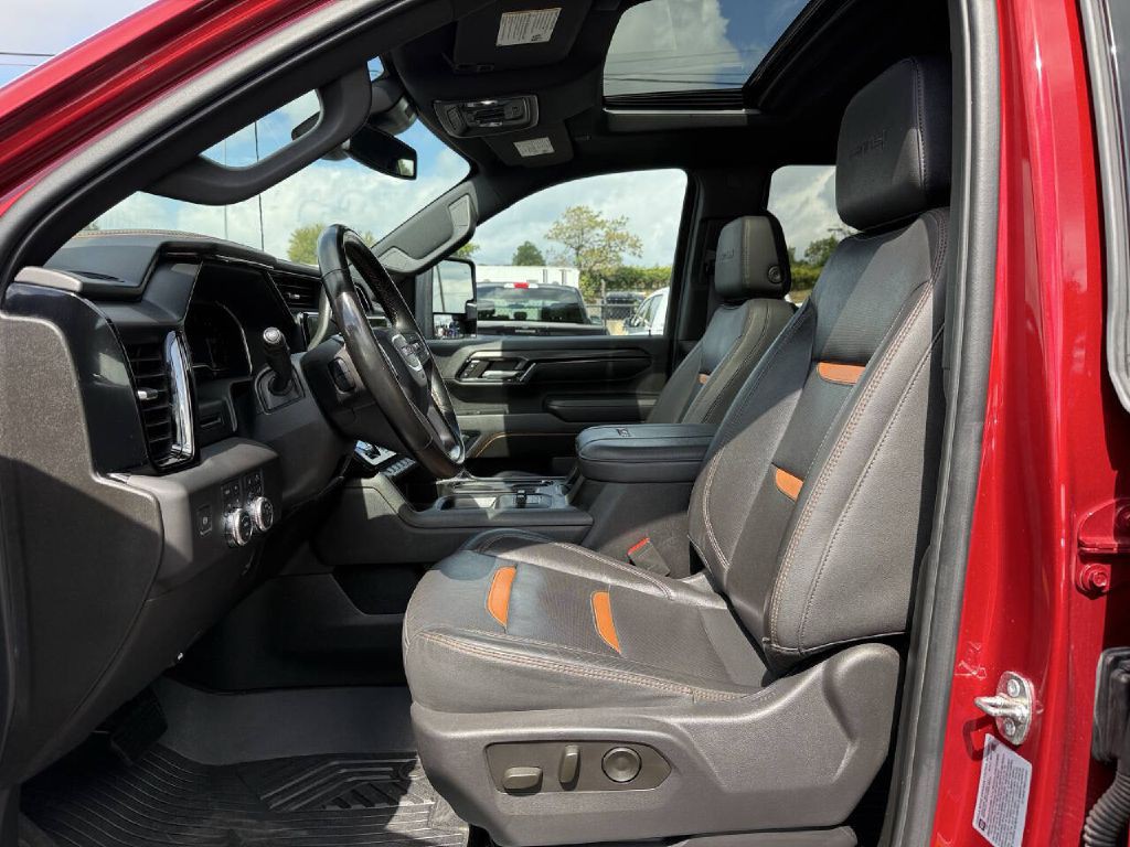 2024 GMC Sierra Image 10