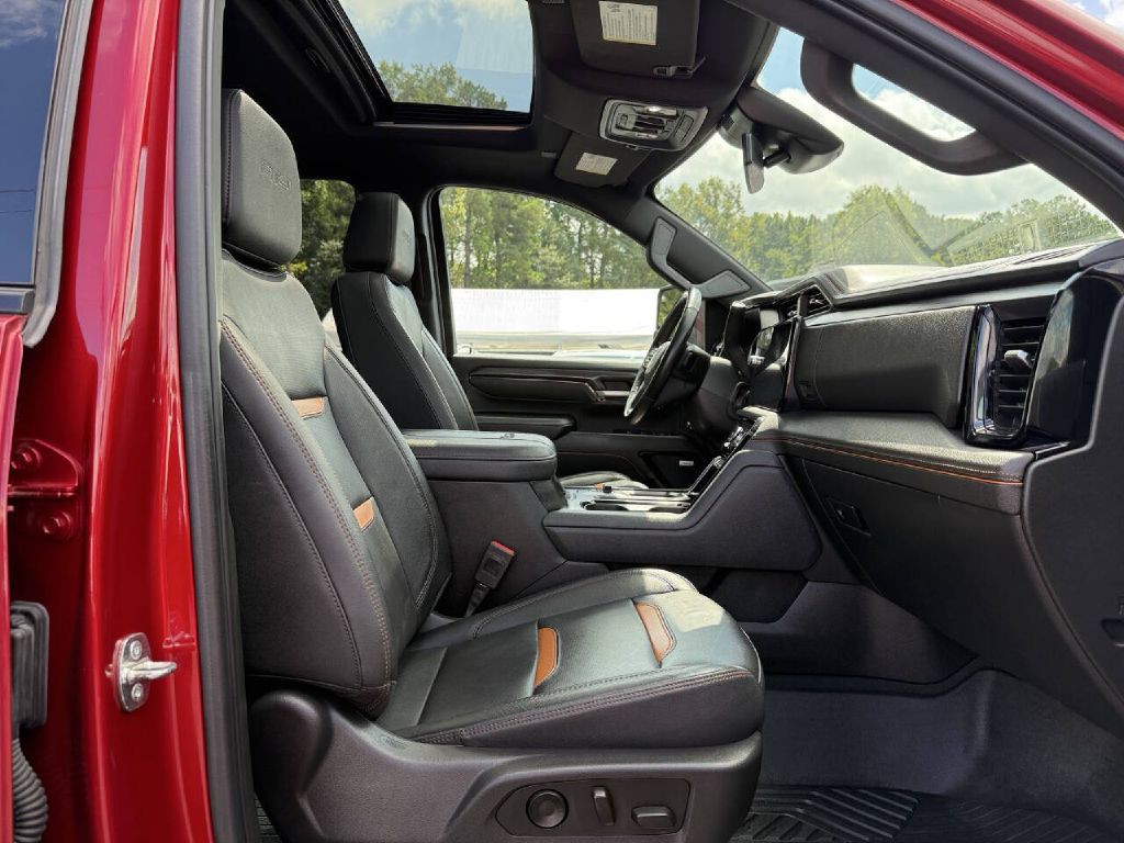 2024 GMC Sierra Image 12