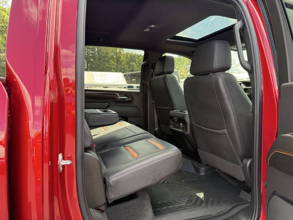 2024 GMC Sierra Image 13
