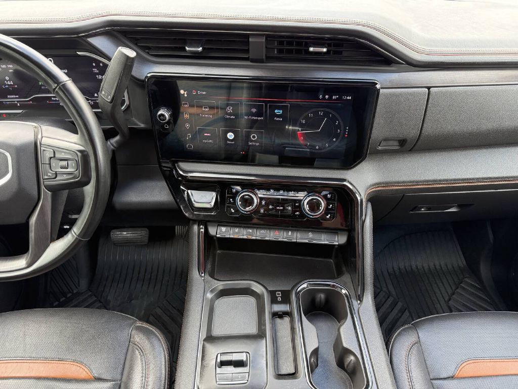 2024 GMC Sierra Image 15