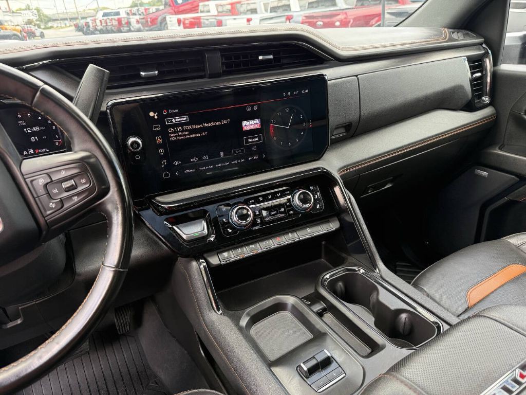 2024 GMC Sierra Image 18