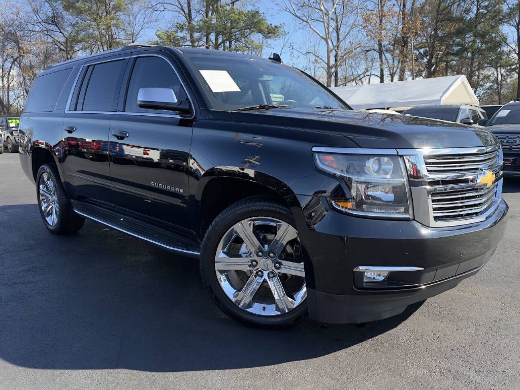2017 Chevrolet Suburban Image 4