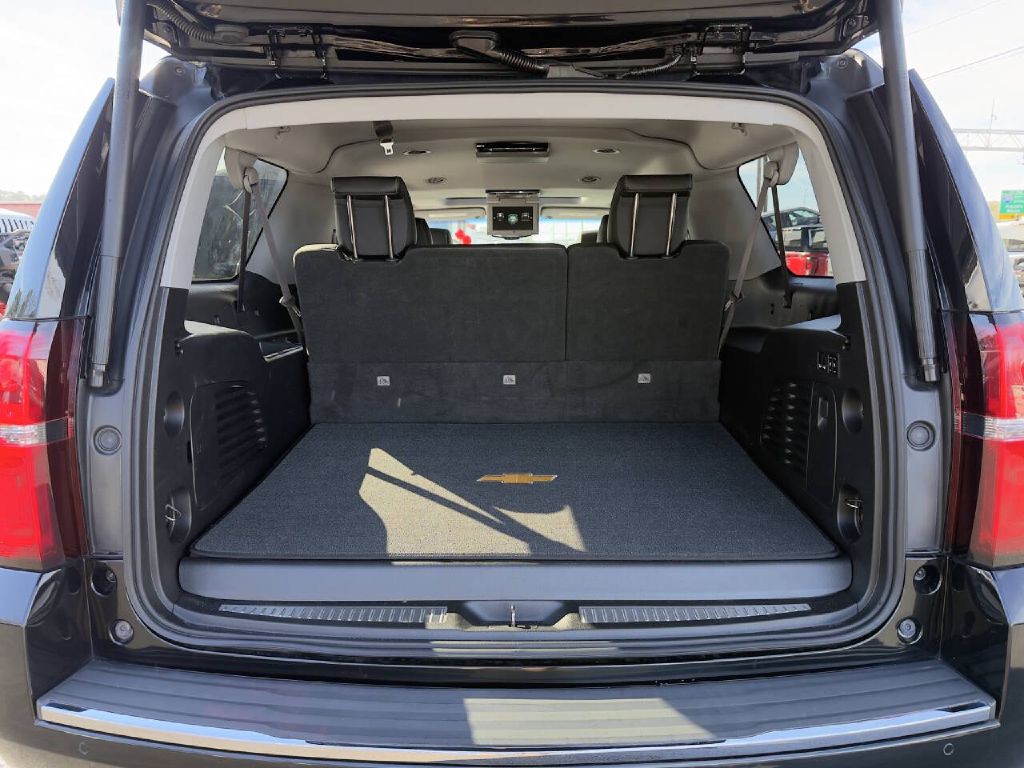 2017 Chevrolet Suburban Image 20