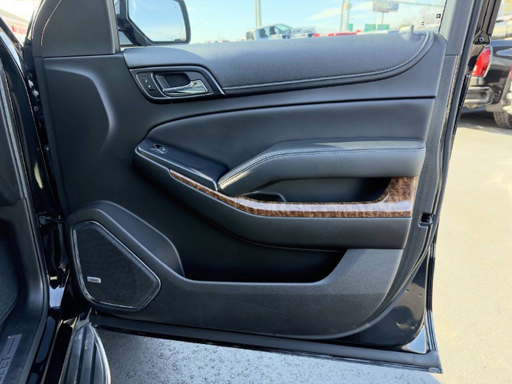 2017 Chevrolet Suburban Image 22