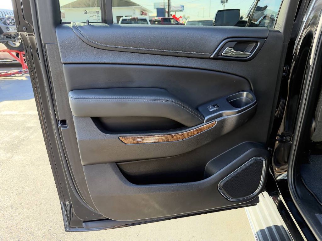 2017 Chevrolet Suburban Image 23