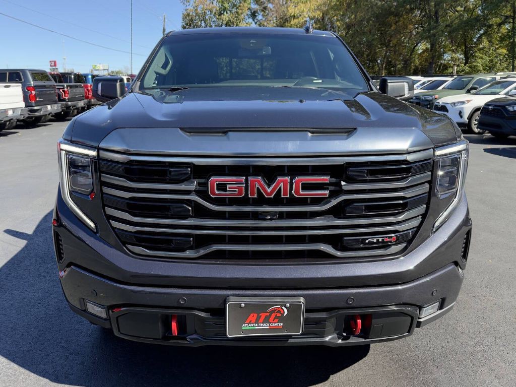 2022 GMC Sierra Image 2