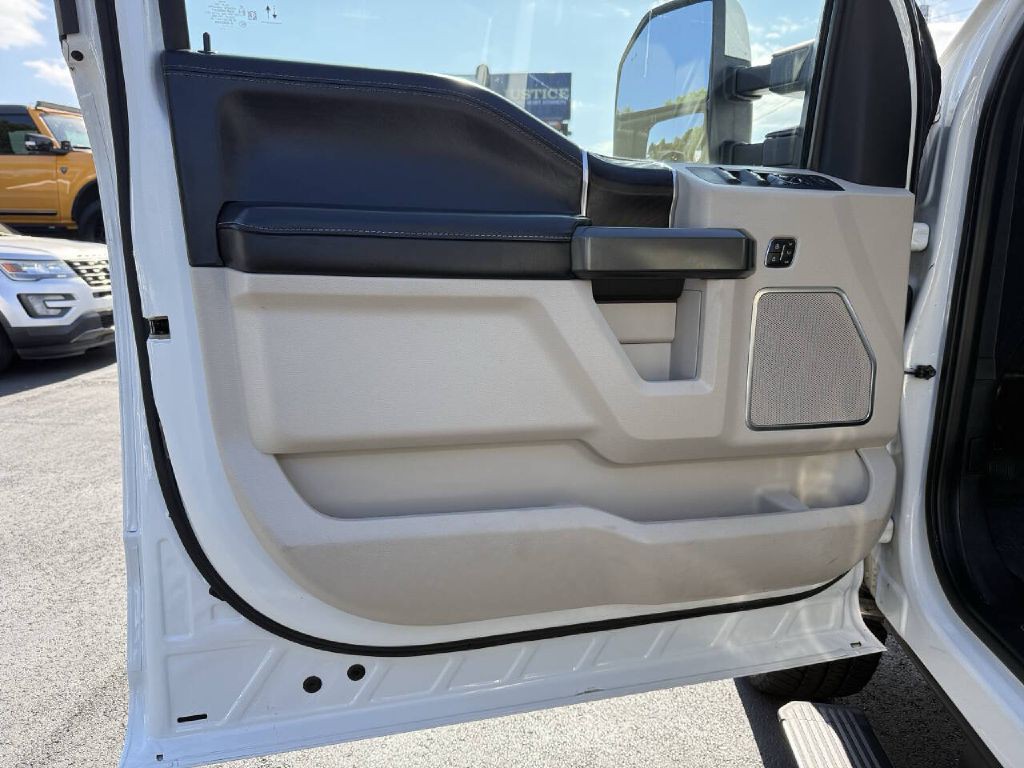 2021 Ford F-250 Image 18