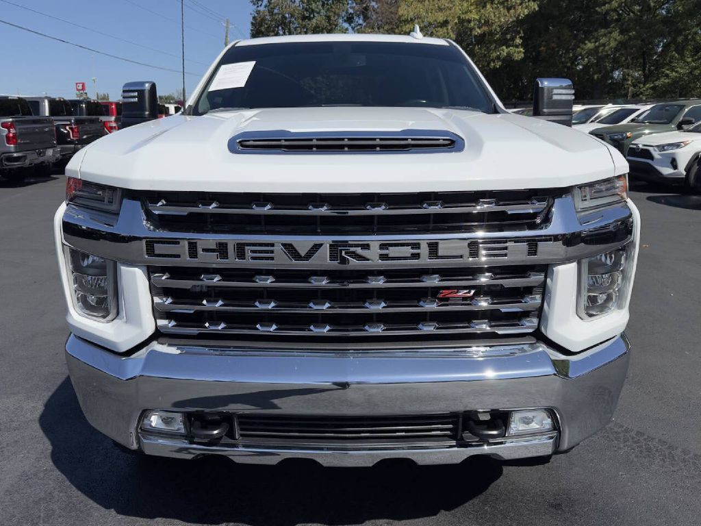 2020 Chevrolet Silverado 1500 Image 2
