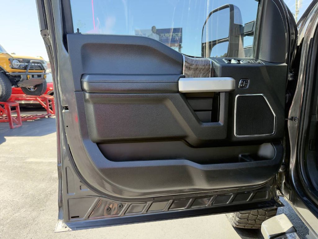 2017 Ford F-250 Image 18