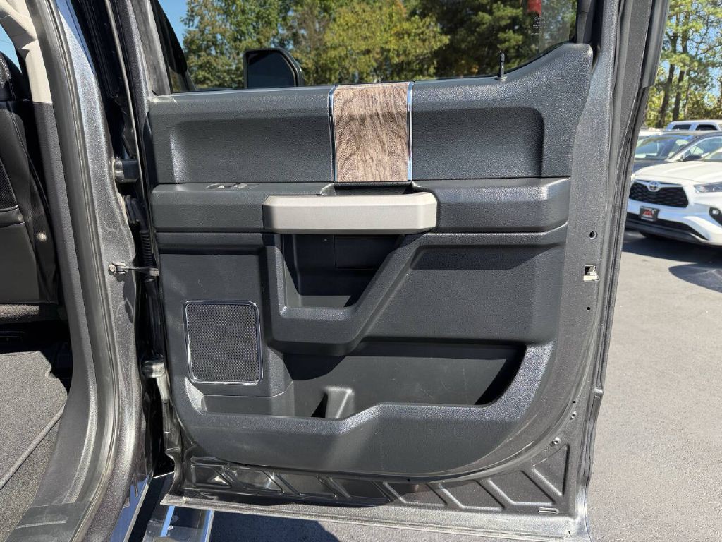 2017 Ford F-250 Image 21