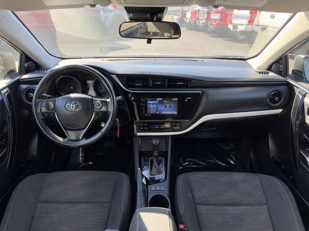 2017 Toyota Corolla Image 13