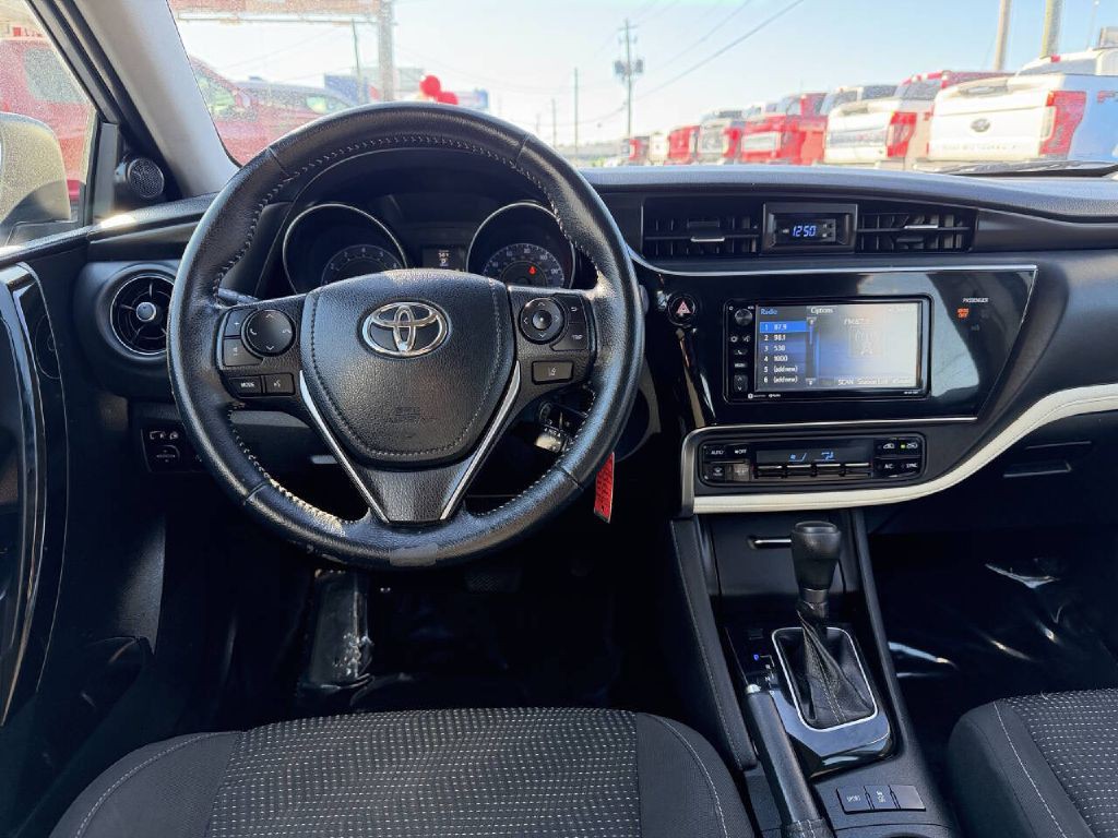 2017 Toyota Corolla Image 14