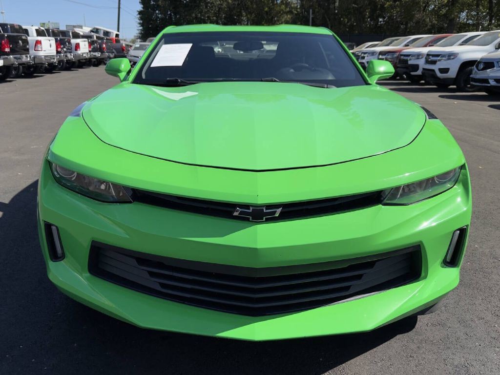 2017 Chevrolet Camaro Image 2