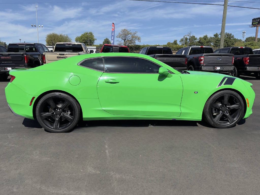 2017 Chevrolet Camaro Image 5
