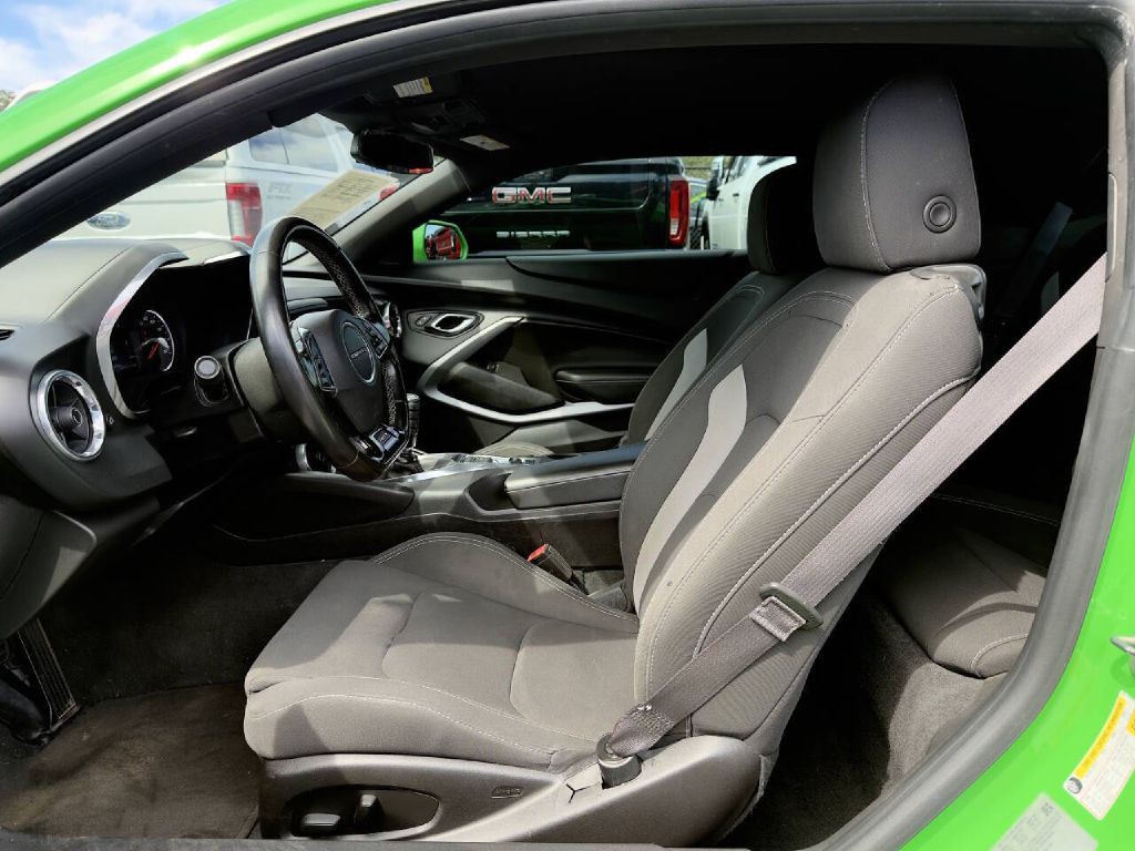 2017 Chevrolet Camaro Image 13