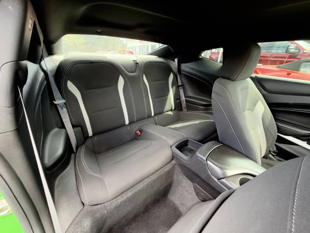 2017 Chevrolet Camaro Image 16