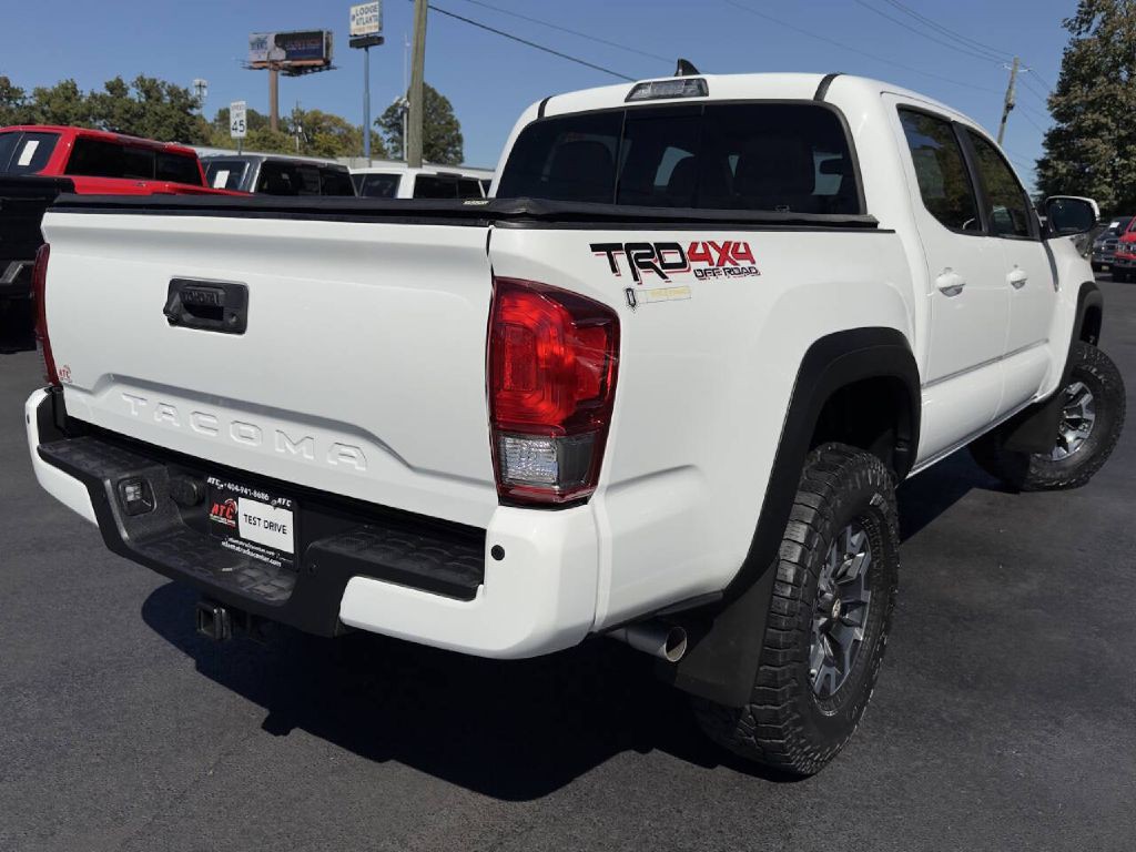 2017 Toyota Tacoma Image 7