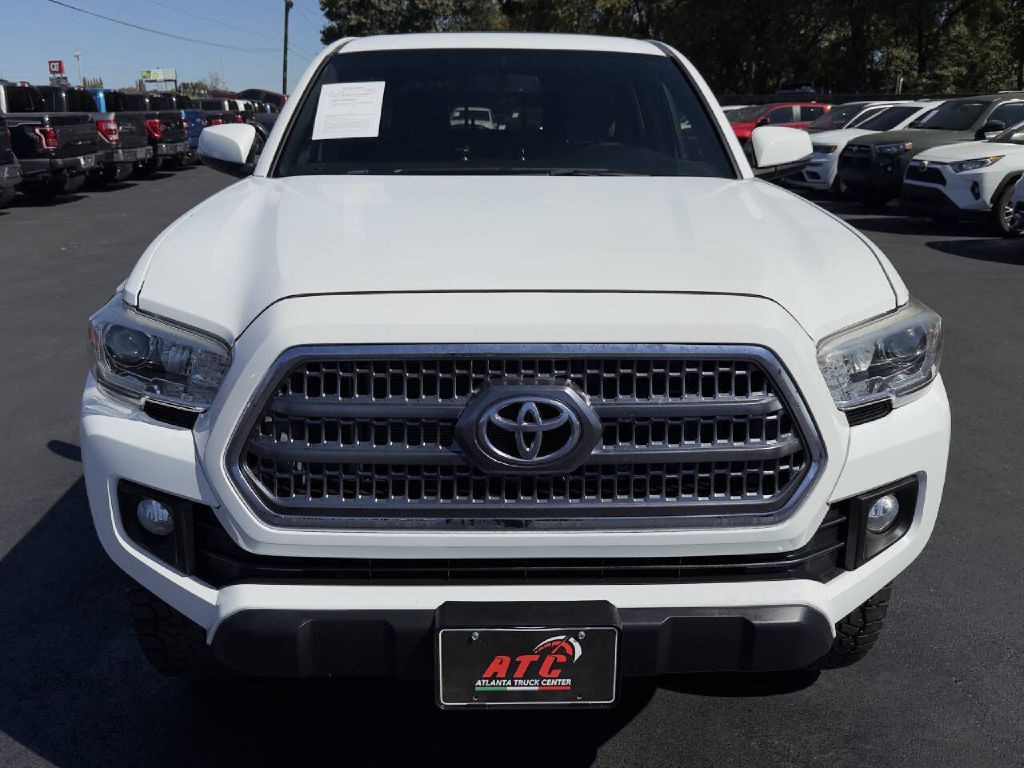 2017 Toyota Tacoma Image 23