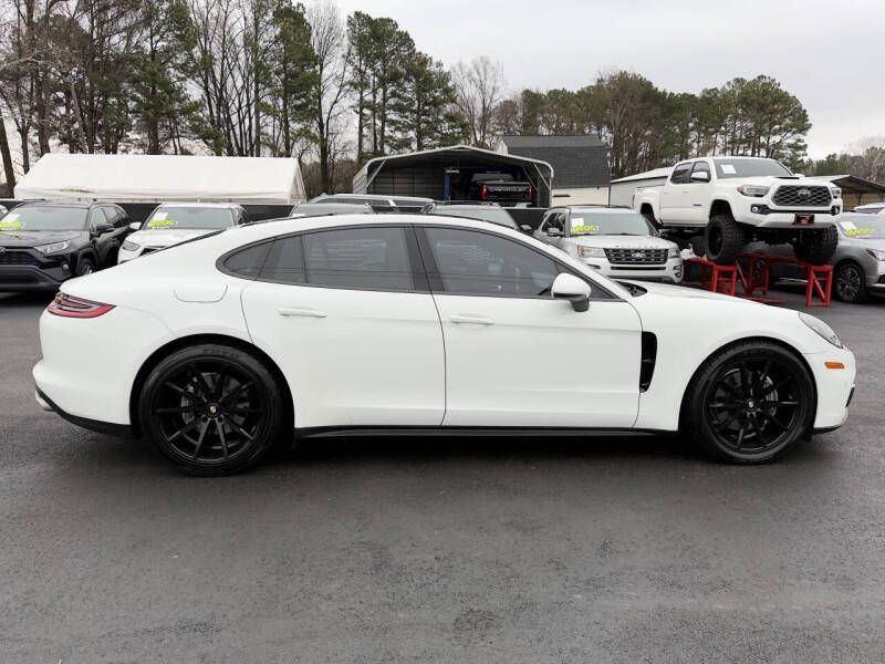 2018 Porsche Panamera Image 6