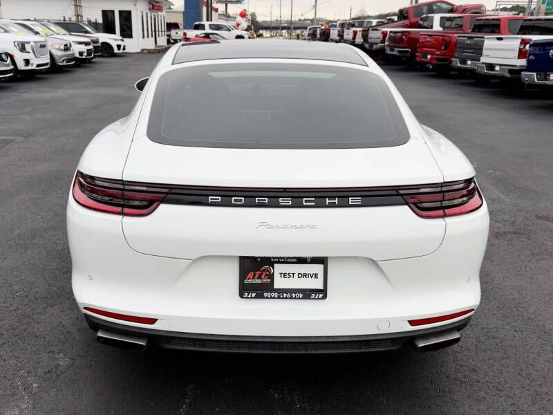 2018 Porsche Panamera Image 8
