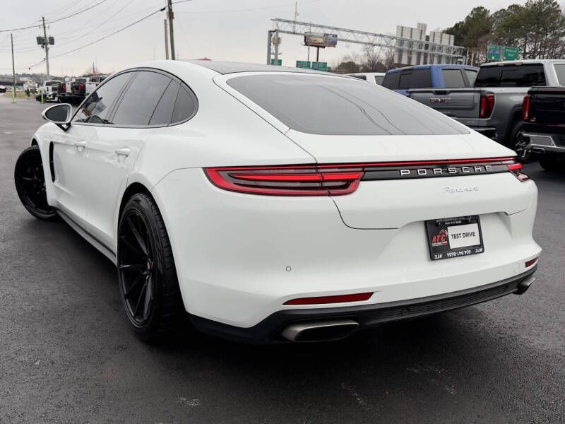 2018 Porsche Panamera Image 7
