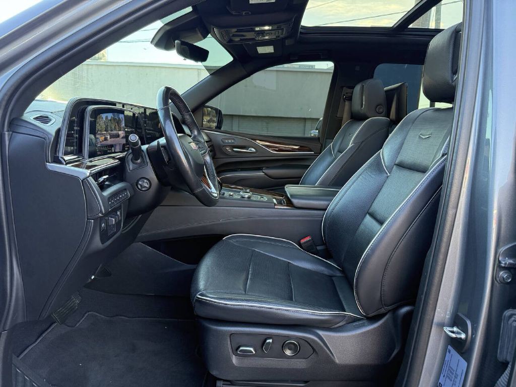 2021 Cadillac Escalade Image 9