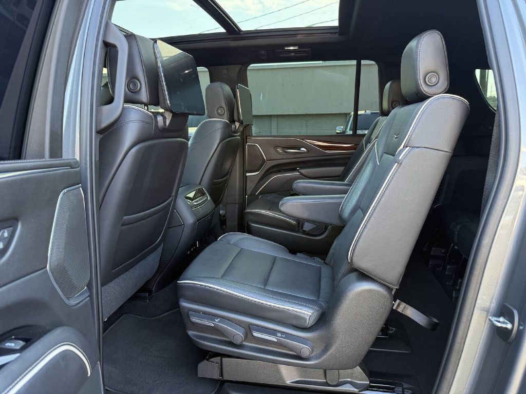 2021 Cadillac Escalade Image 10