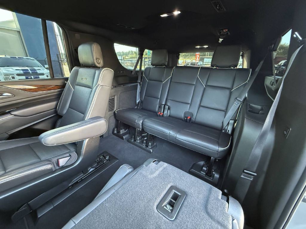 2021 Cadillac Escalade Image 11