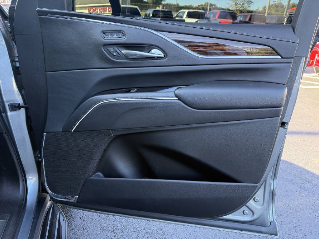 2021 Cadillac Escalade Image 23