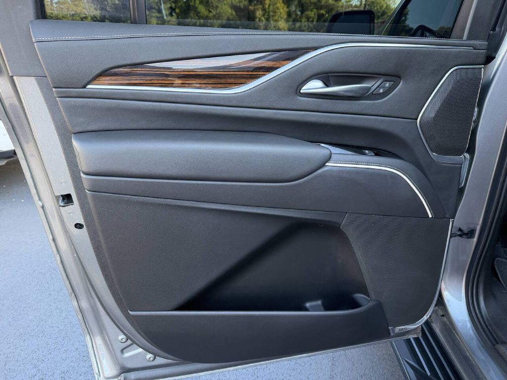 2021 Cadillac Escalade Image 24