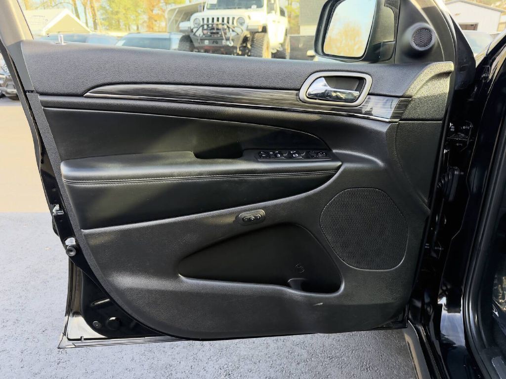 2019 Jeep Grand Cherokee Image 17