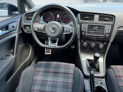 2017 Volkswagen GTI Image 15