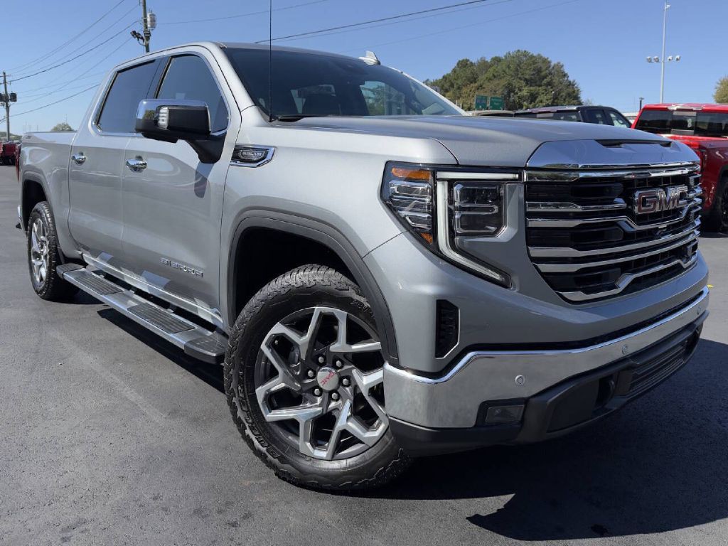 2024 GMC Sierra Image 3