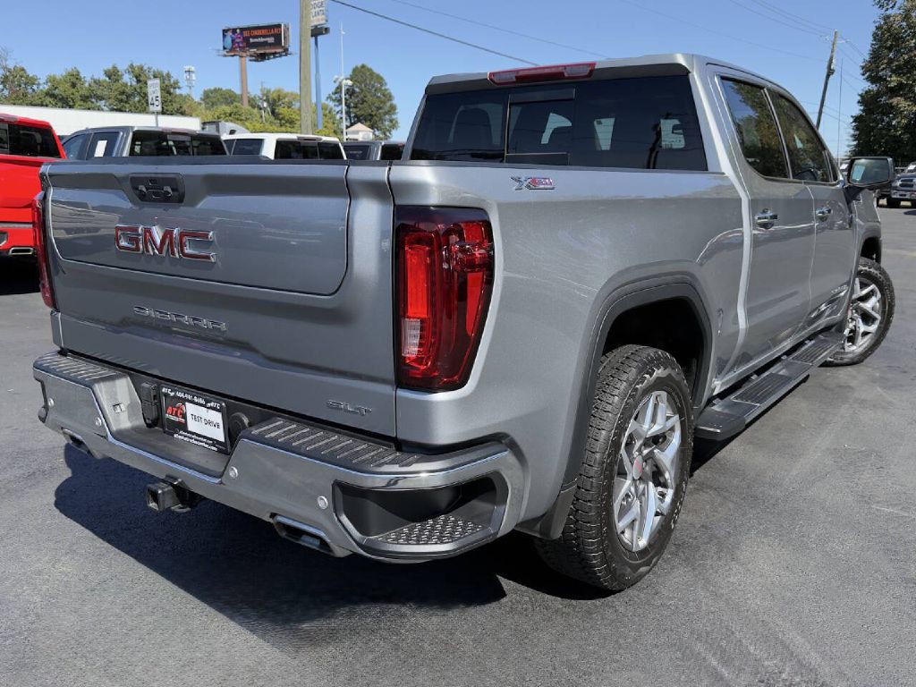 2024 GMC Sierra Image 8