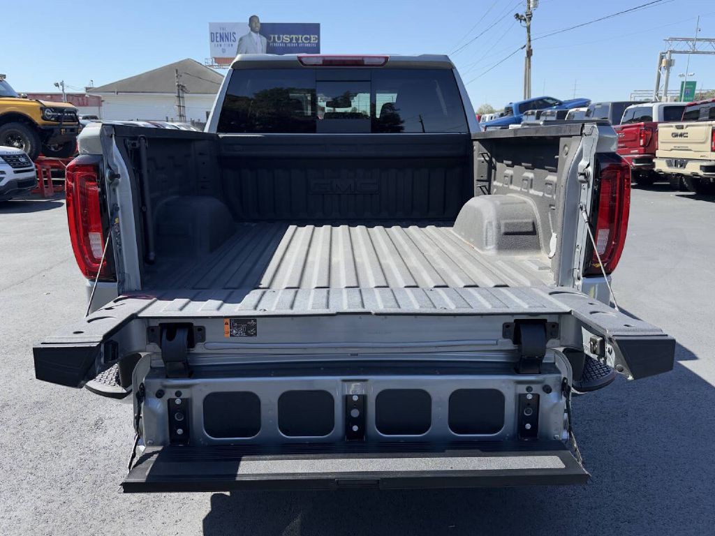 2024 GMC Sierra Image 9