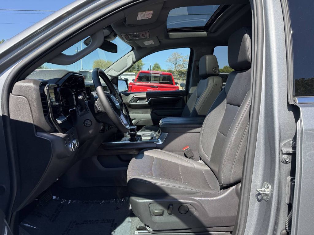 2024 GMC Sierra Image 10